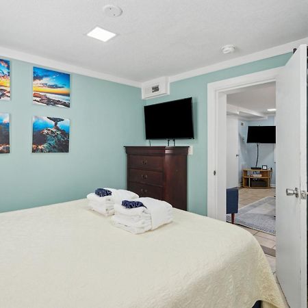 23 Center St - Sunny Side Down - Downstairs Apartment Folly Beach Bagian luar foto