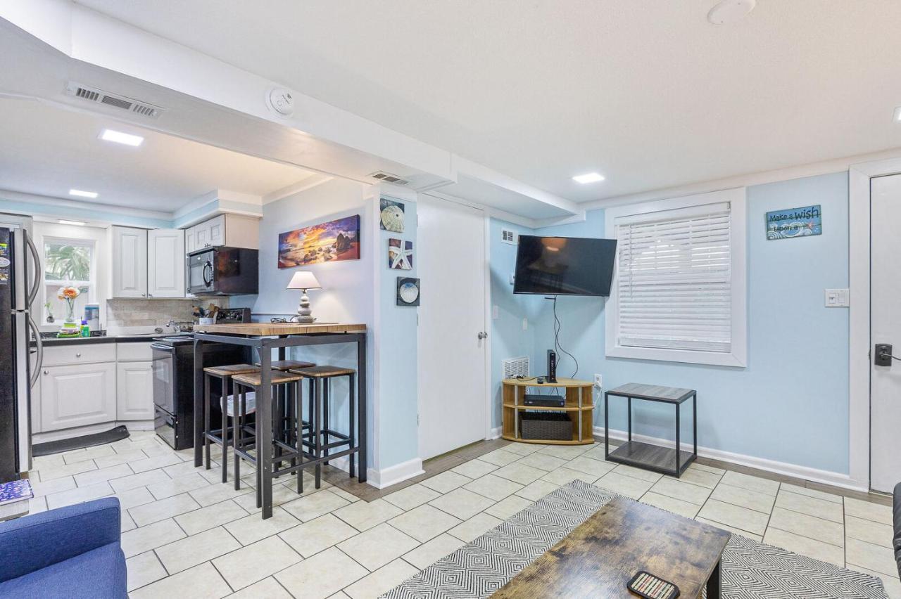 23 Center St - Sunny Side Down - Downstairs Apartment Folly Beach Bagian luar foto