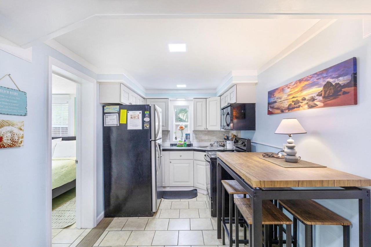 23 Center St - Sunny Side Down - Downstairs Apartment Folly Beach Bagian luar foto