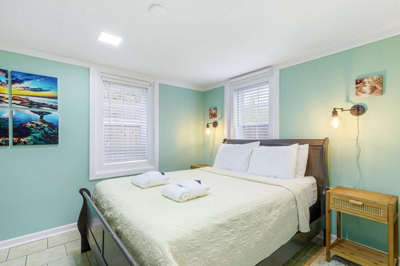 23 Center St - Sunny Side Down - Downstairs Apartment Folly Beach Bagian luar foto