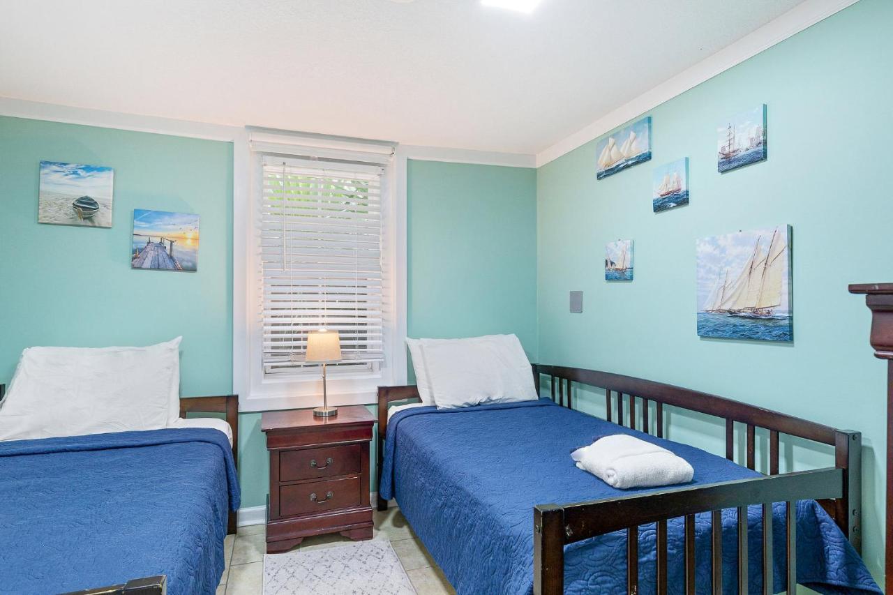 23 Center St - Sunny Side Down - Downstairs Apartment Folly Beach Bagian luar foto