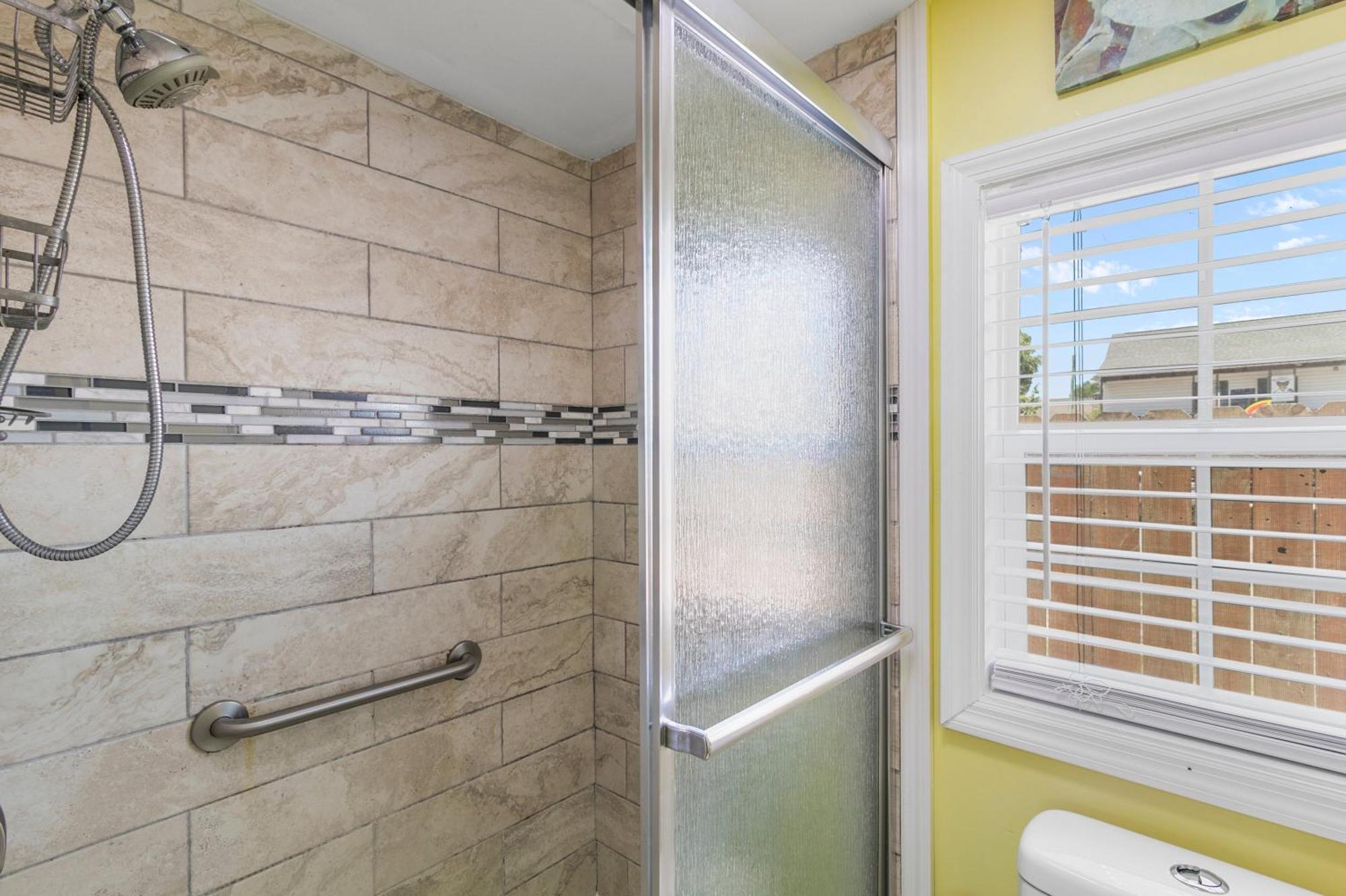 23 Center St - Sunny Side Down - Downstairs Apartment Folly Beach Bagian luar foto