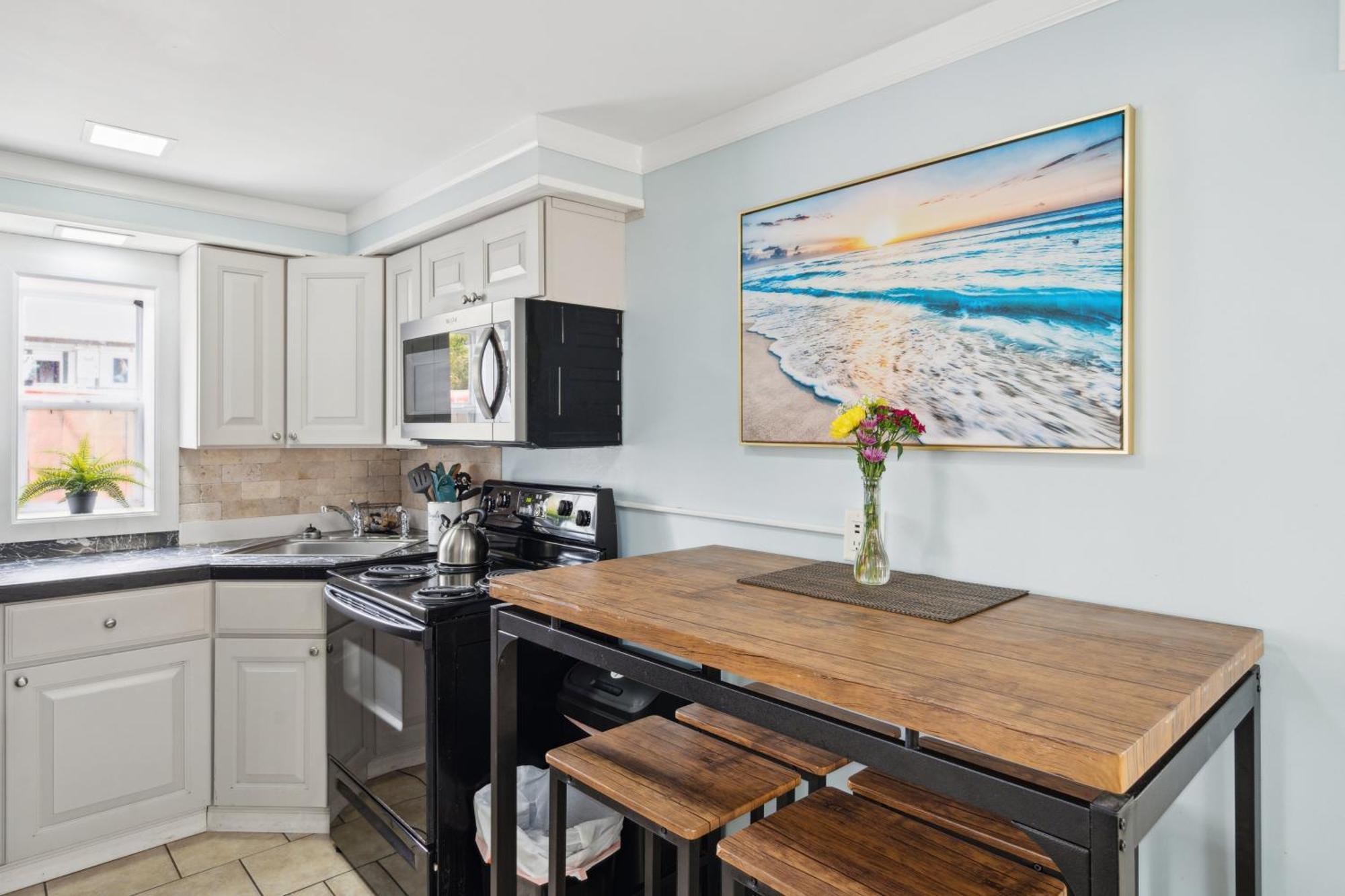 23 Center St - Sunny Side Down - Downstairs Apartment Folly Beach Bagian luar foto